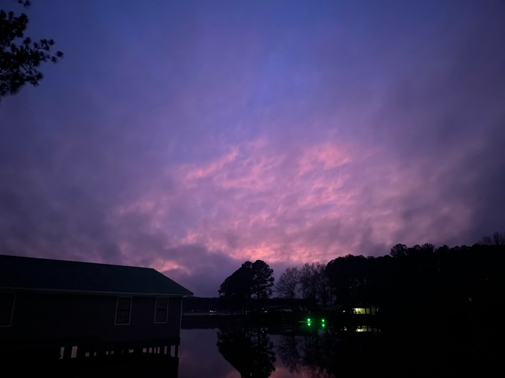 Lake Eddins A quiet, private, lakeside community with friendly neighbors!